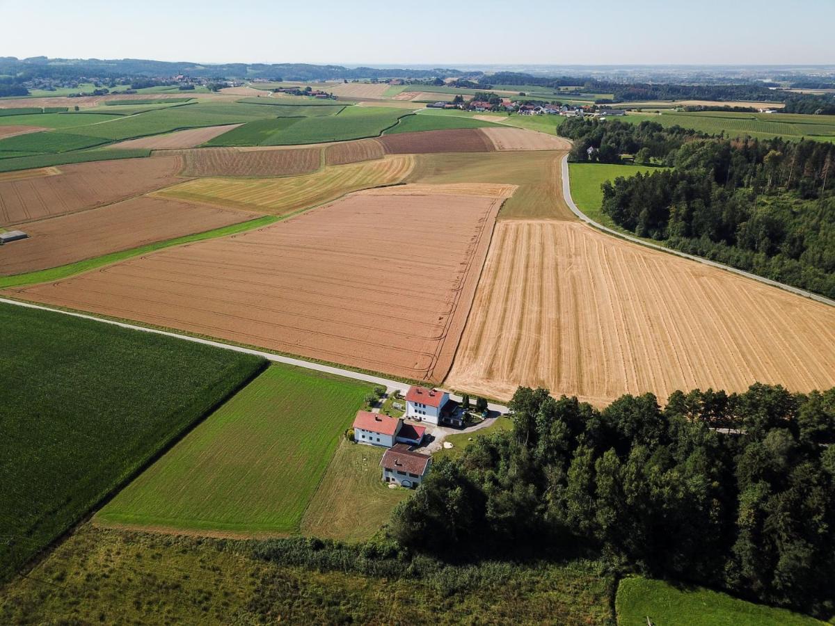 Ferienwohnung Im Idyll 1 Hengersberg Bagian luar foto