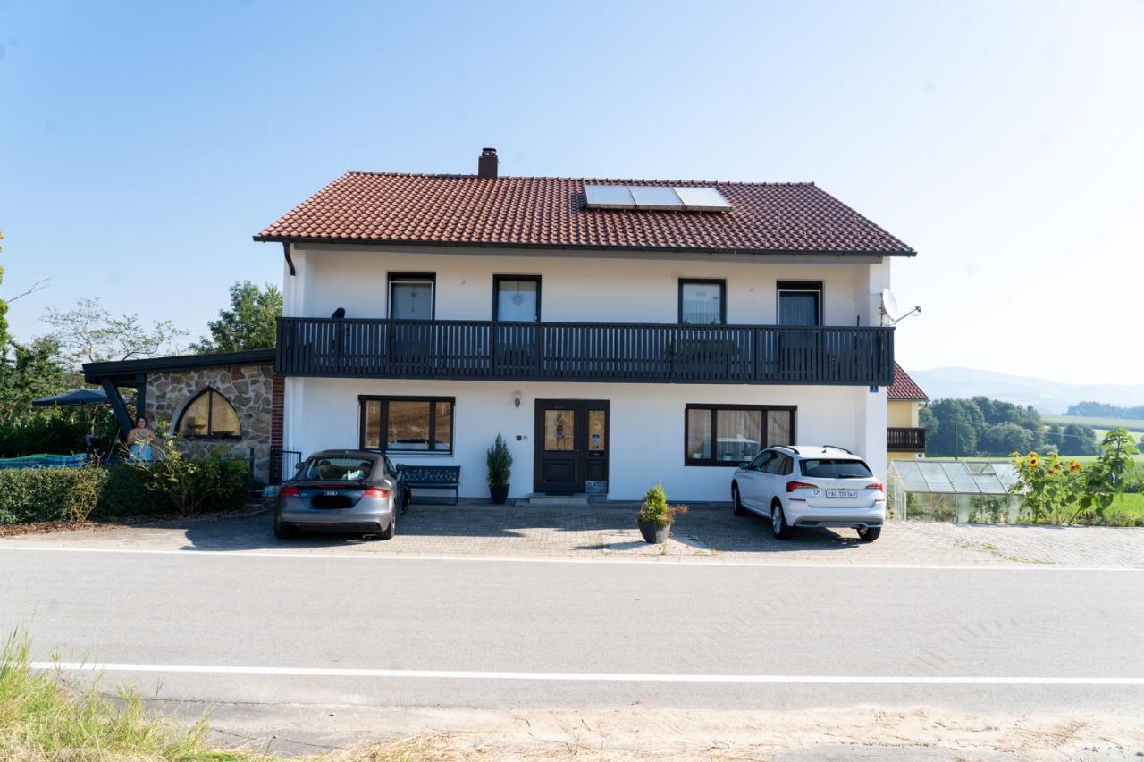Ferienwohnung Im Idyll 1 Hengersberg Bagian luar foto